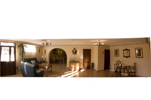Vestabils, Hotel Mayno in Pastrana