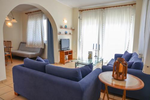 KomiVillas in Emporios