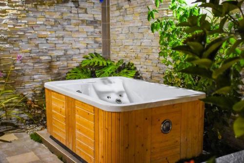 Pezsgőfürdő, Laguna Retreat in Gaafu Dhaalu korallzátony