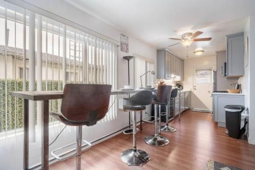 Sawtelle Serenity- Modern Comfort, Los Angeles (fotografie 8)