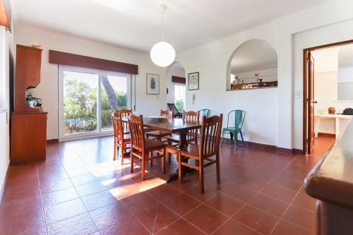 Vita Portucale | Sintra Retreat Villa w/Pool in Varzea de Sintra