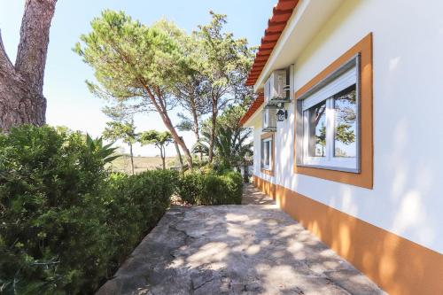 Vita Portucale | Sintra Retreat Villa w/Pool in Varzea de Sintra