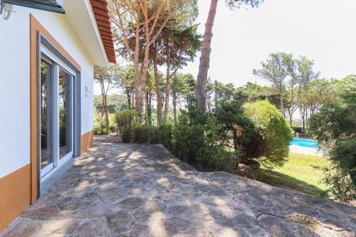 Vita Portucale | Sintra Retreat Villa w/Pool in Varzea de Sintra