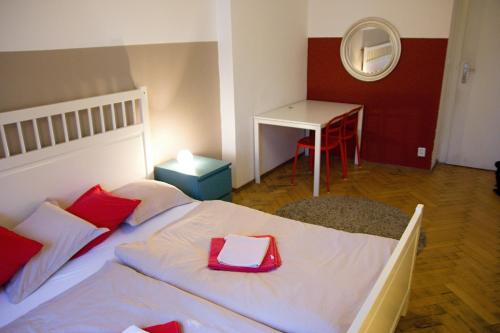 Budget Apartment, Prague (photo 6)