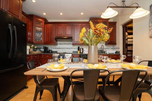 10-Spacious apt 5BR with gym, games room in the attic in ควิลซี (MA)