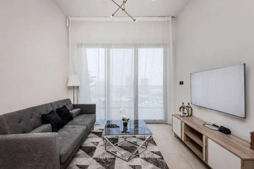 1bdr Yacht view Binghatti canal, Дубай (фото 7)