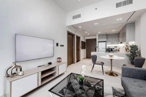 1bdr Yacht view Binghatti canal, Дубай (фото 9)