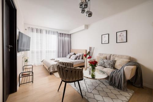 Warm & Cosy 2-bedroom Apartament Grzybowska 30 Metro Air-Conditioning, Warsaw