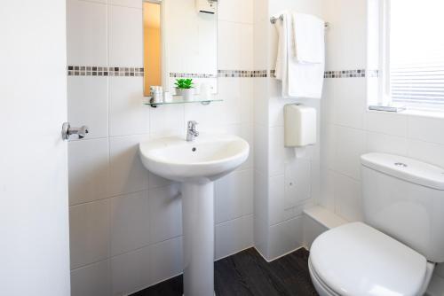 The Norfolk Lodge Hotel - image 7