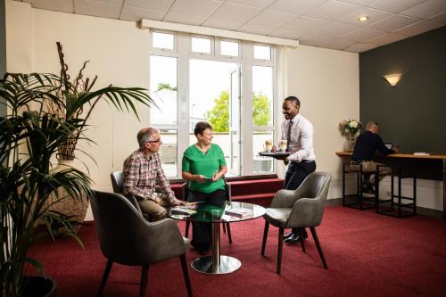 The Norfolk Lodge Hotel - image 5