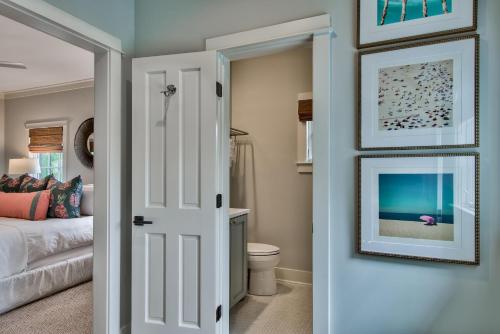 Four-Bedroom Holiday Home image 9