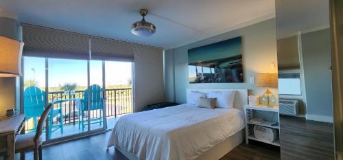 Islander East Condominiums Room Type - 114 Heated Pool, Harbor Side Studio Sleeps 2