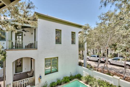 Four-Bedroom Holiday Home image 10