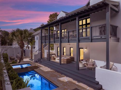 Four-Bedroom Holiday Home room in Acqua Cottage & Carriage House