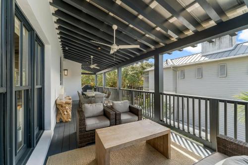 Acqua Cottage & Carriage House - image 2
