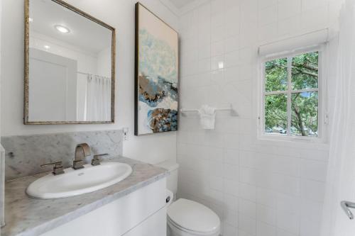 Four-Bedroom Holiday Home image 8