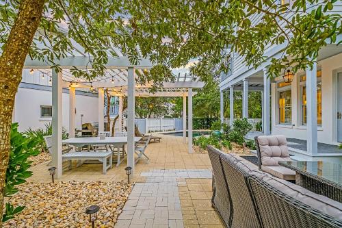 Five-Bedroom Holiday Home image 10