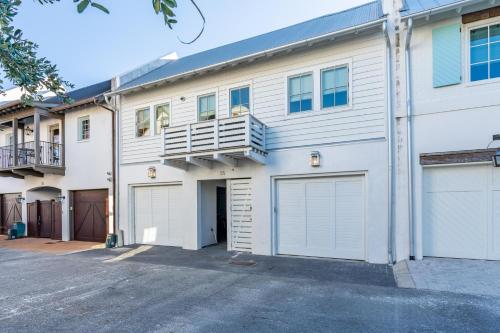 Four-Bedroom Holiday Home image 10