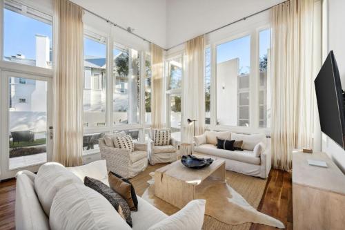 Kingston Beach Club in Inlet Beach (FL)