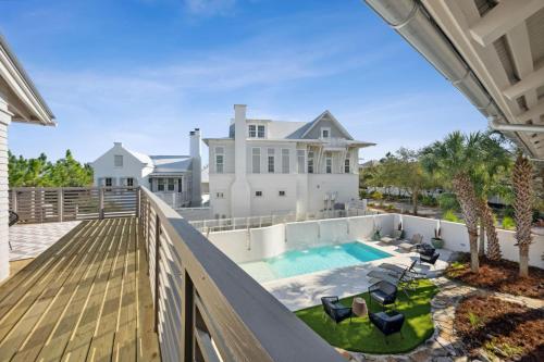 Kingston Beach Club in Inlet Beach (FL)