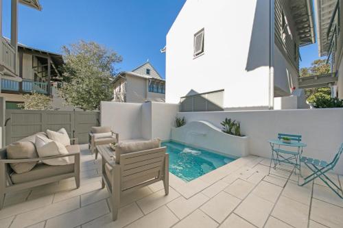 Four-Bedroom Holiday Home image 6