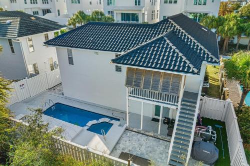 Four-Bedroom Holiday Home image 8