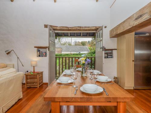 Exterior view, The Barn at Yeoland House in Buckland Monachorum