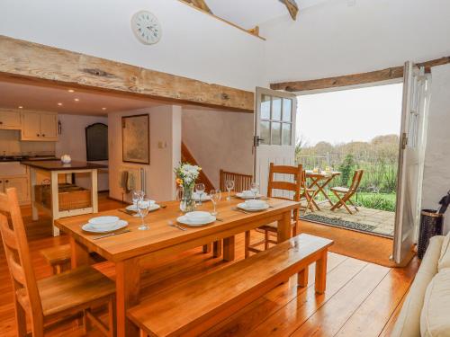 Exterior view, The Barn at Yeoland House in Buckland Monachorum