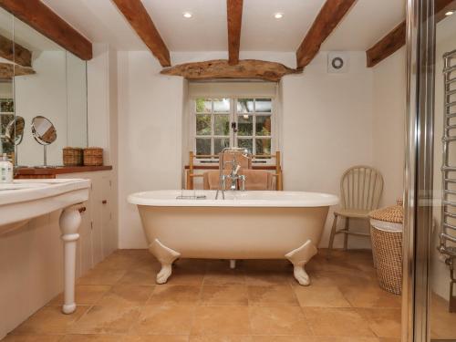 Exterior view, The Barn at Yeoland House in Buckland Monachorum