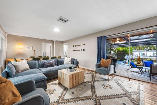 Canal Front Oasis with Pool, BBQ, 15 Mins to Beach in Fort Lauderdale, USA