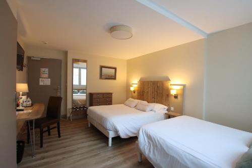 2 double beds