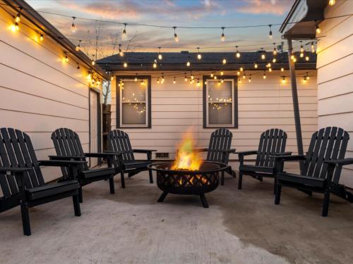 Pet Friendly - 5Min Downtown - Backyard & Firepit in Bartlesville, USA