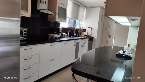 주방, Condominio en zona privilegiada in 카라카스