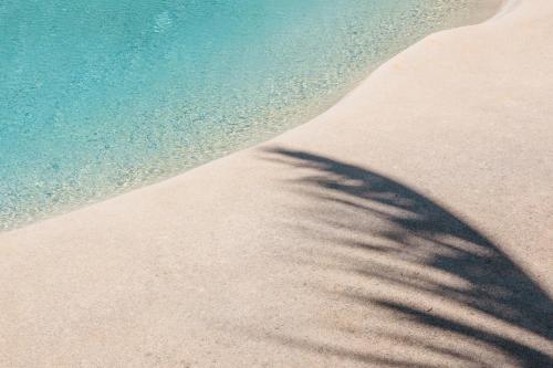 Luxury Penthouse with Jacuzzi, 2 min to Beach