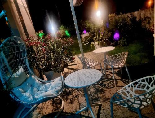 Double Room with Balcony image 1