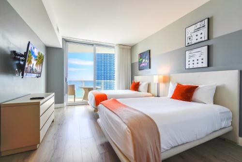 Condo w Sea View and Relaxing Facilities! in Hollywood, USA