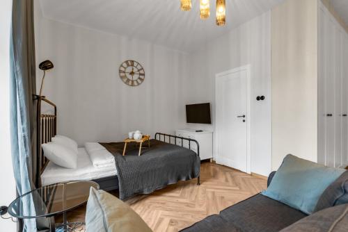 Chocimska Studio - Top Location, Tram&Shops nearby - by Rentujemy, Warsaw (photo 10)