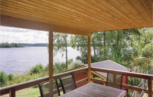 Skats, 3 Bedroom Lovely Home In Gallstad in Holmared