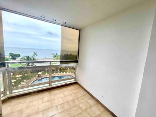 Surrounding environment, Apartamento con acceso directo a la playa, piscina y restaurant in Caraballeda