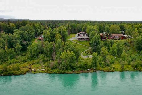 . River Views and Fire Pit Cozy Soldotna Apartment!