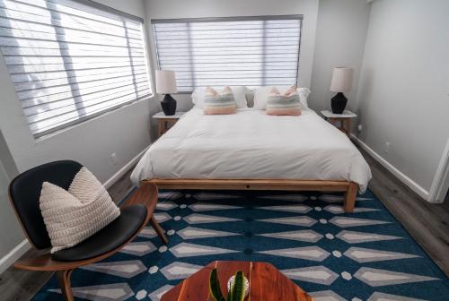 50 M to Sand LGB 2 King Suites in Long Beach, USA