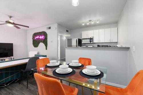 Mins 2 Downtown - King Bed - Private Stays in Austin, USA