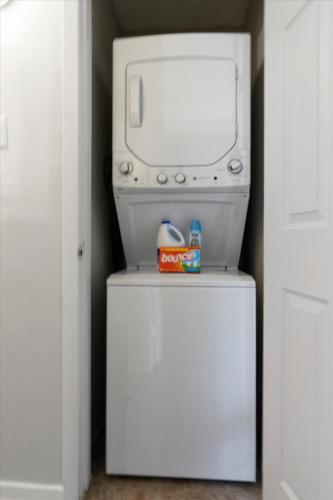 Mins 2 Downtown - King Bed - Private Stays in Austin, USA