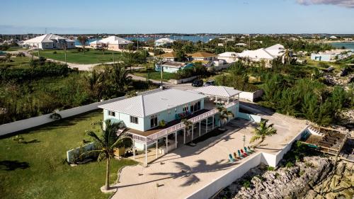 A szálláshely kívülről, Private Oceanfront, beach, dock and Hottub - The Perky Pelican in Marsh Harbour