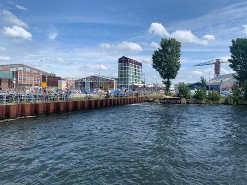 Hotelschip Amsterdam City, in de zomer én de winter!, Amsterdam