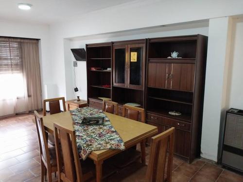 Alquilo casa zona La Perla in 바리오 파르케 루로