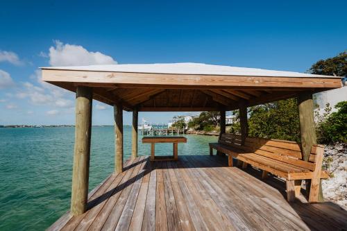 Facilities, Harbour Beach Villa - large dock & great views! in Marsh Harbour