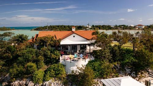 Facilities, Harbour Beach Villa - large dock & great views! in Marsh Harbour