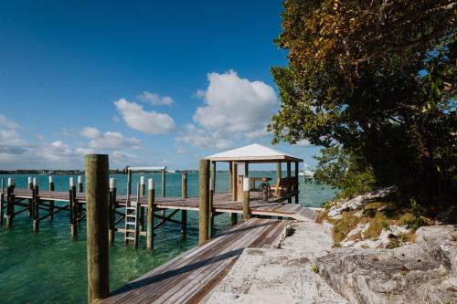 View, Harbour Beach Villa - large dock & great views! in Marsh Harbour
