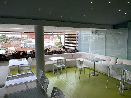 Hotel Olh Versalles - Photo 4